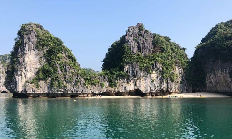 three-peaches-islet-in-lan-ha-bay-hidden-paradise-near-cat-ba.jpg