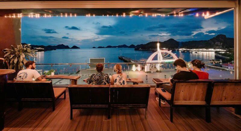 top-7-bars-in-cat-ba-for-the-ultimate-nightlife-vibes.jpg