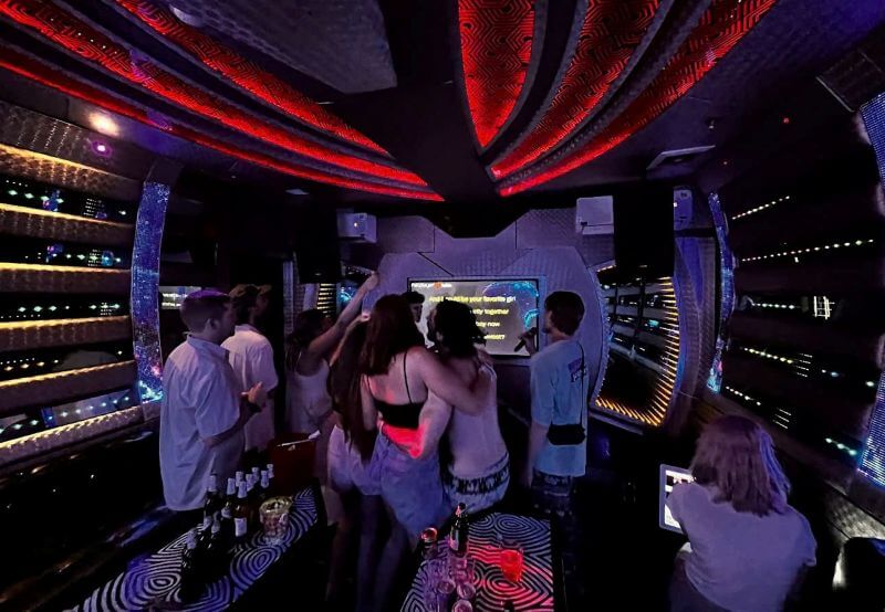 top-7-bars-in-cat-ba-for-the-ultimate-nightlife-vibes.jpg