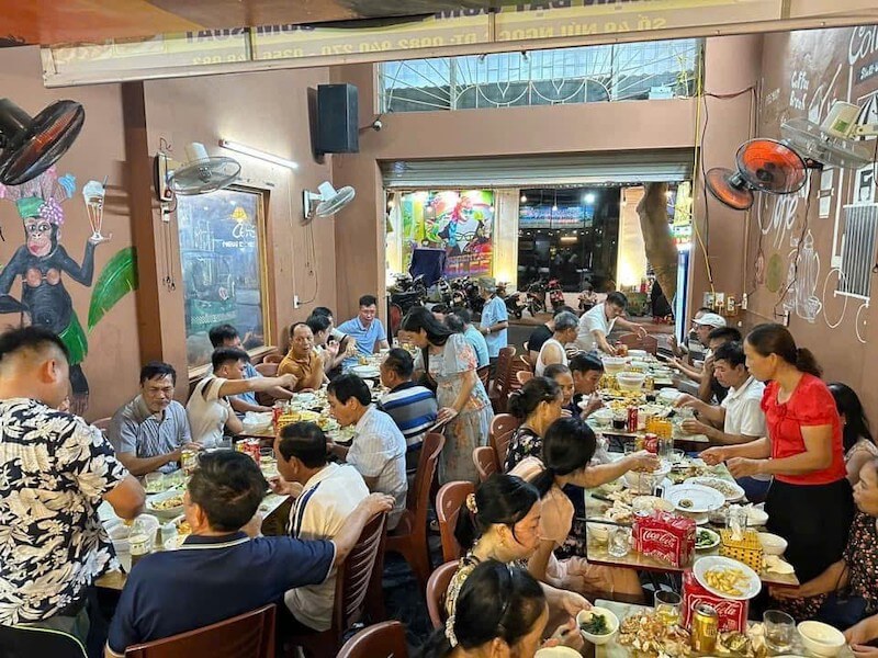 Budget local restaurant 6