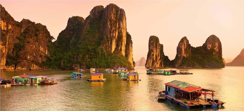 Cửa Vạn Floating village