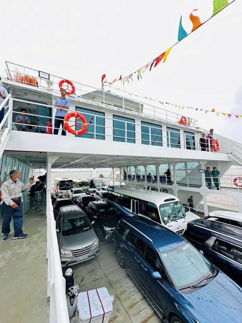 cat-ba-ferry.jpg
