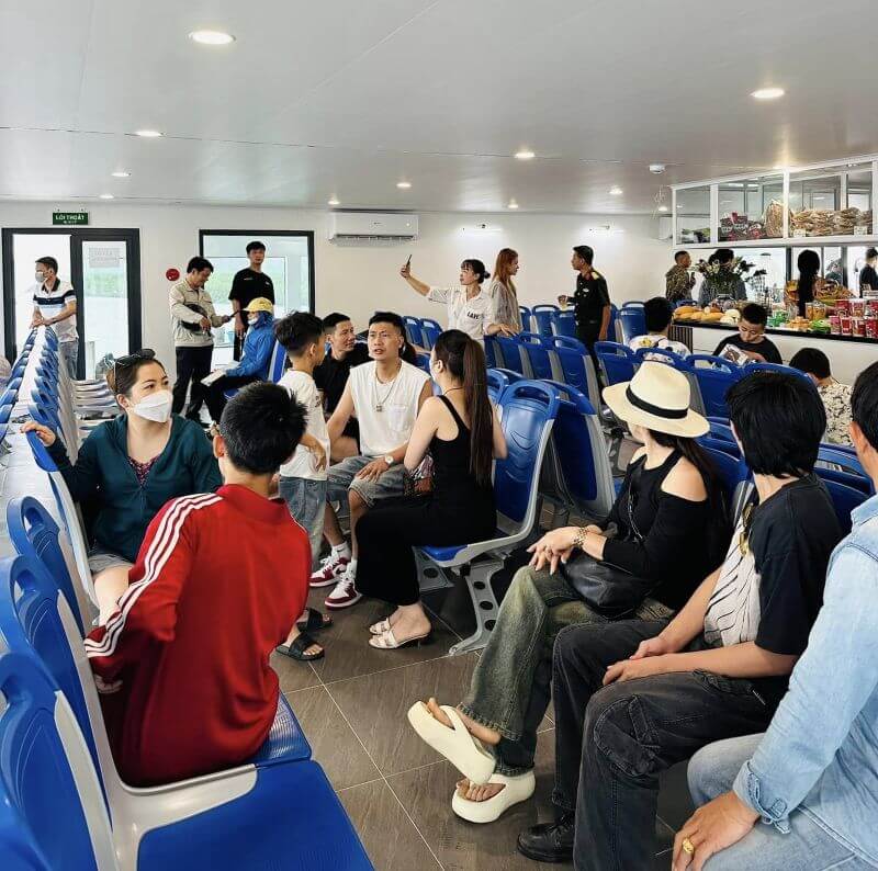 cat-ba-ferry.jpg