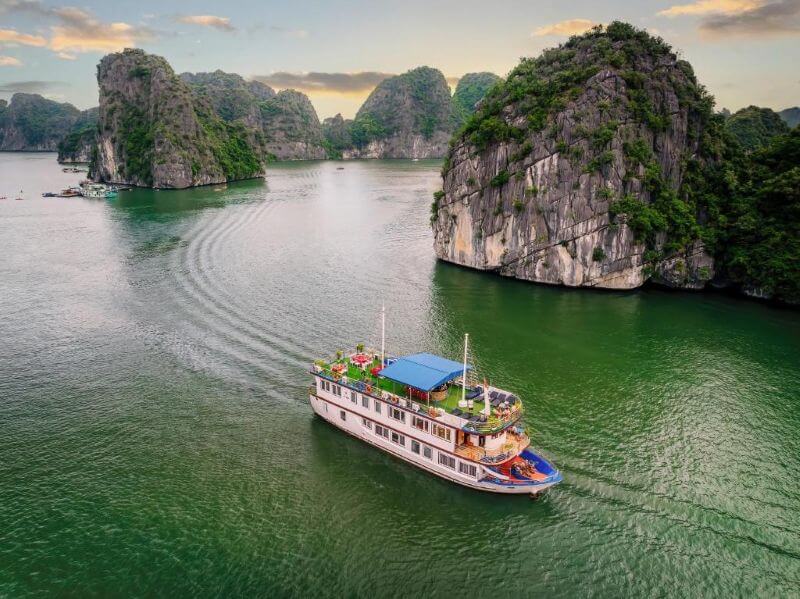 top-4-best-lan-ha-bay-overnight-cruises-from-cat-ba.jpg