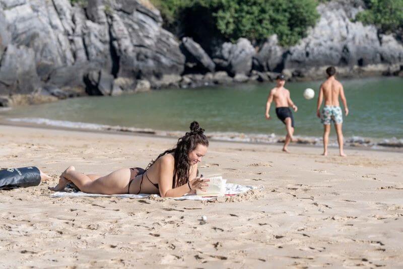 cat-co-1-beach-a-popular-cat-ba-spot-for-swimming-and-relaxing.jpg