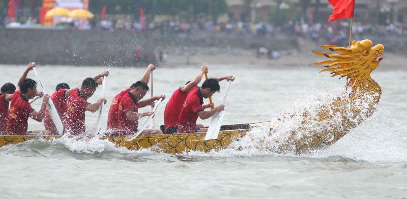 dragon-boat-racing-festival-in-cat-ba-island-spirit-of-the-sea.jpg