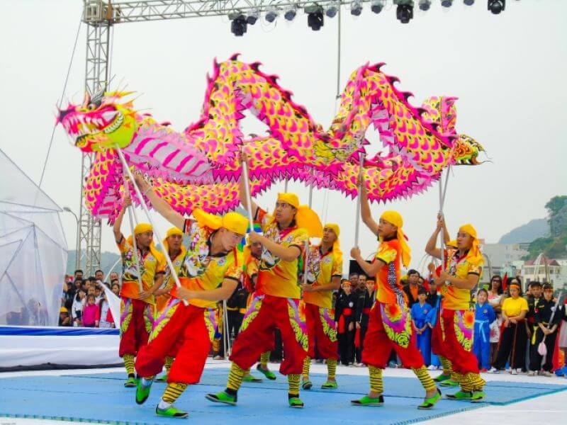dragon-boat-racing-festival-in-cat-ba-island-spirit-of-the-sea.jpg
