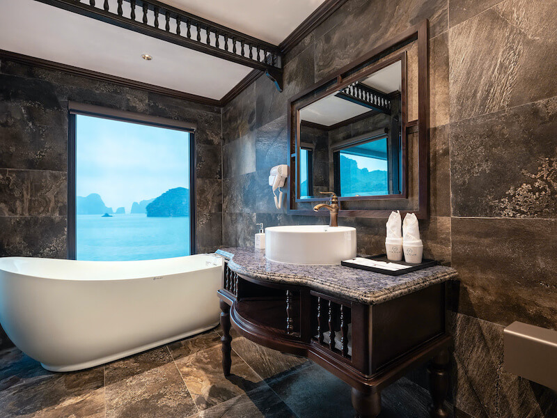 Lan-ha-ha-long-overnight-cruises.jpg