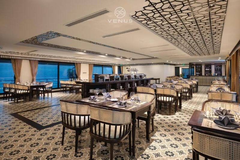 lan-ha-ha-long-overnight-cruise.jpg