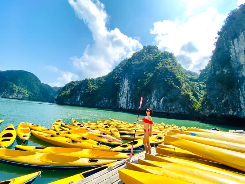 dark-and-bright-cave-ultimate-kayaking-guide-in-lan-ha-bay