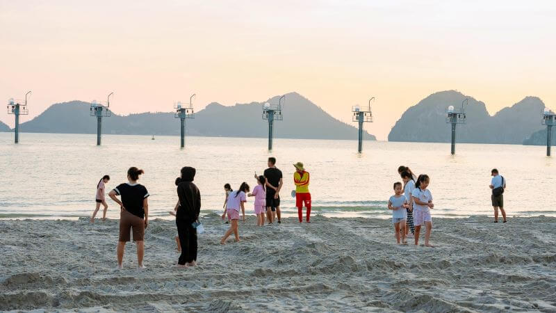 cat-ba-ladies-beach-swim-chill-and-enjoy-cat-ba-central-bay.jpg
