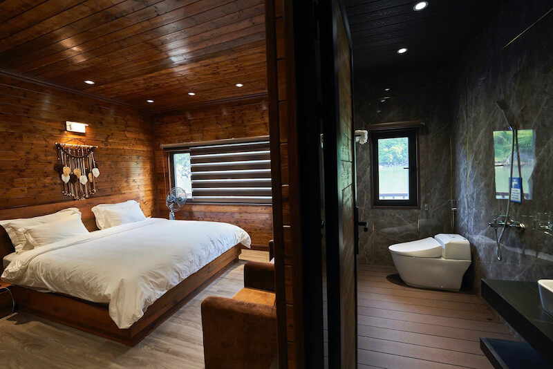 Lan Ha Bay floating house 02