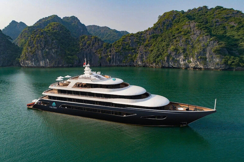 Oasis Bay Party 5 star overnight cruise