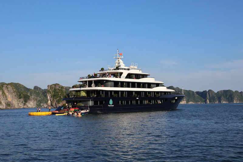 Oasis Bay Party 5 star overnight cruise 4
