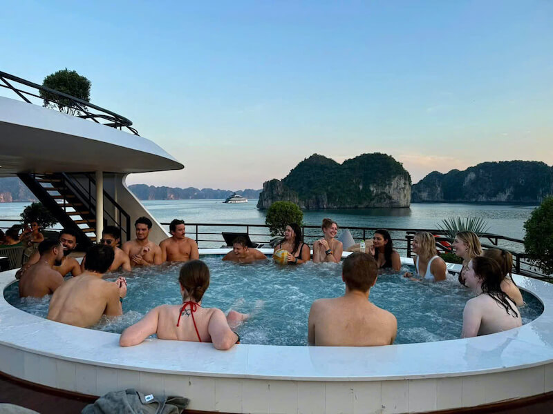 Oasis Bay Party 5 star overnight cruise 6