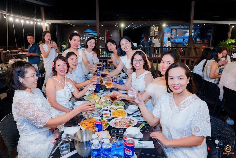 Lan Ha Bay squid fishing tour 10