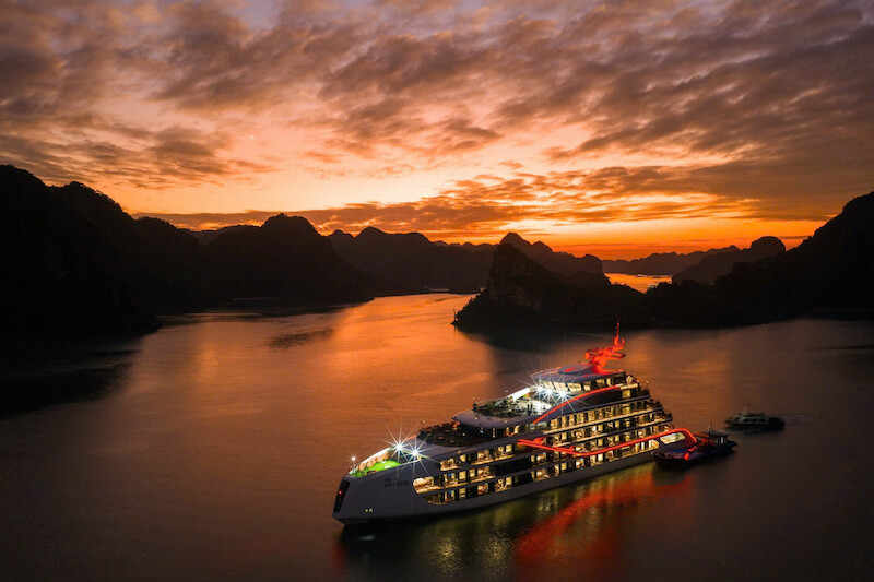 Lan Ha bay overnight cruise