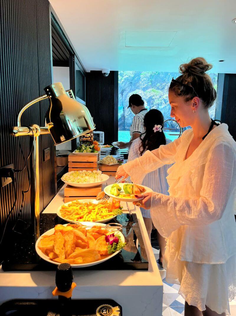 serenity-grandeur-6-star-cruise.jpg
