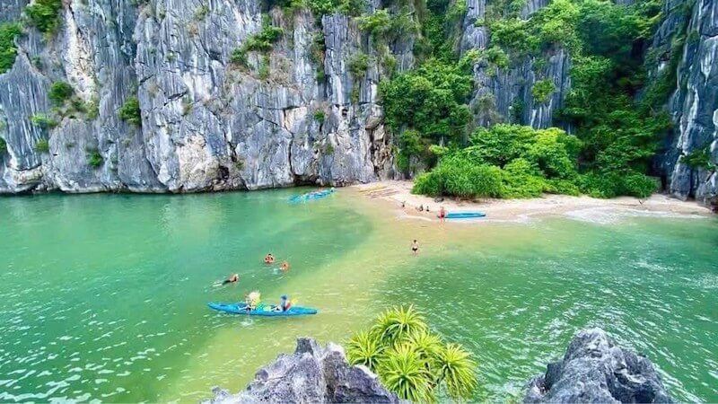 Lan Ha bay - Cat Ba island