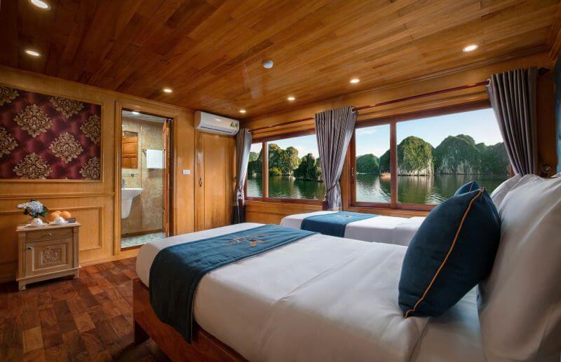 venezia-cruise-3-star-overnight-journey-in-halong-and-lan-ha-bay.jpg