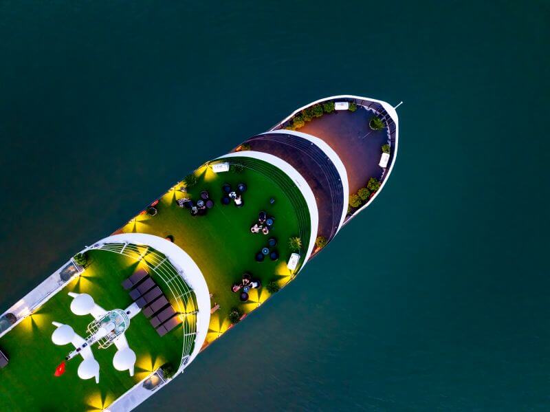 venus-overnight-cruise-5-star-elegant-journey-on-lan-ha-bay.jpg