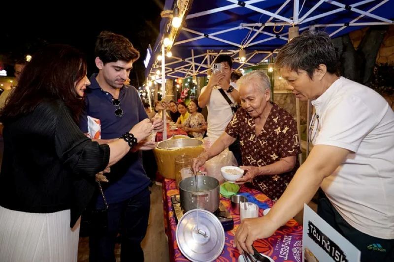 vuifest-beach-night-market-–-where-cat-ba-comes-alive.jpg
