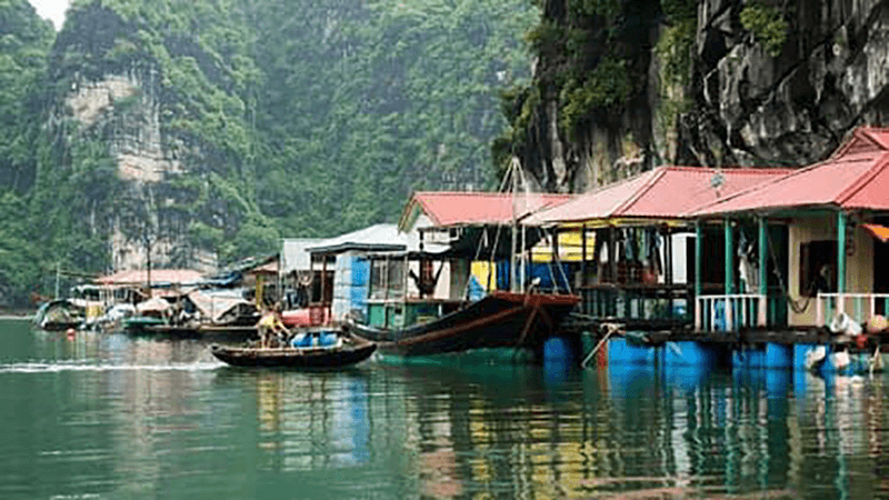 Beo floating village in Lan Ha Bay