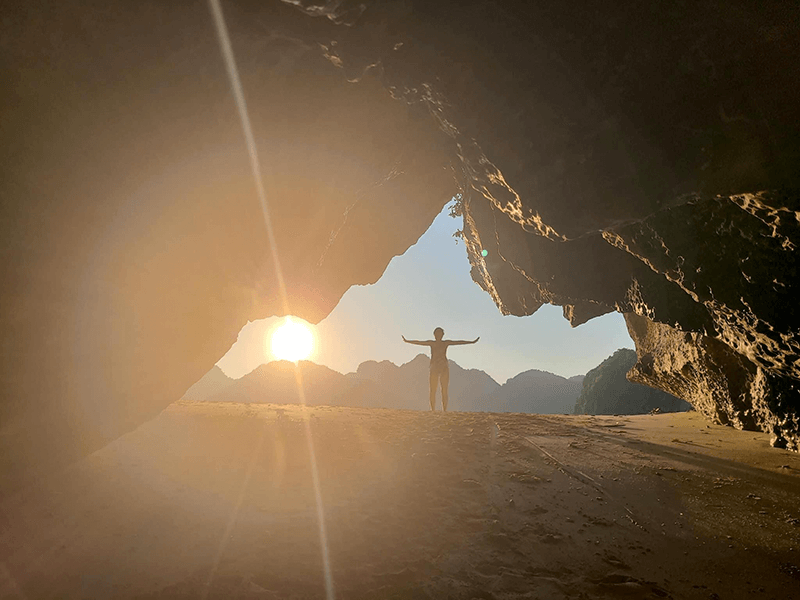 Enjoy Sunrise on Lan Ha Bay 