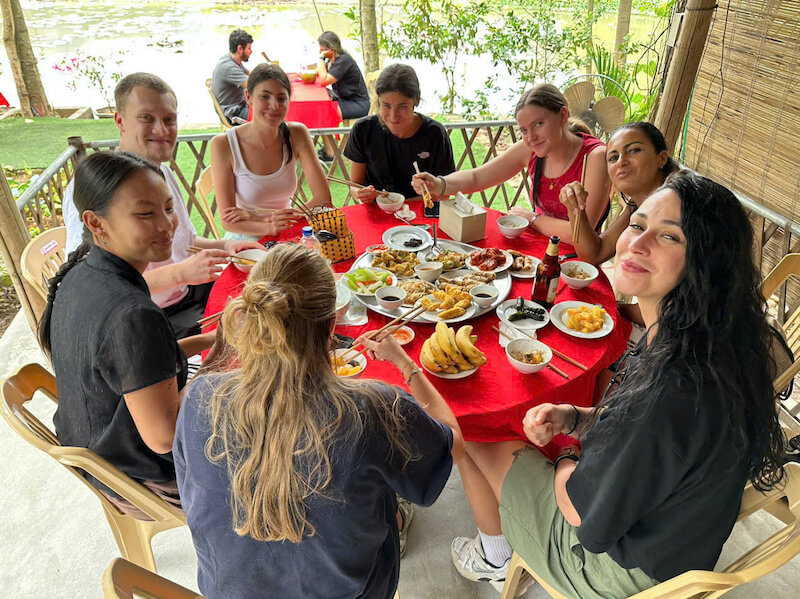 Lunch in Tam Coc