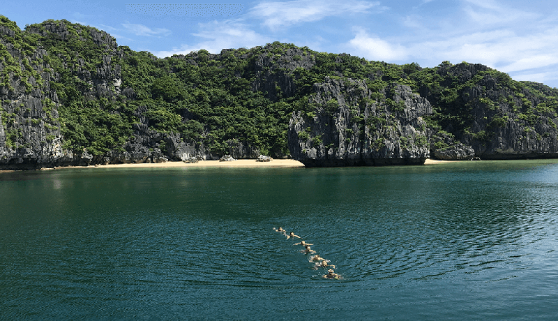 Ba Trai Dao Beach