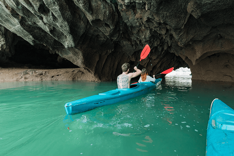 Kayak at Ho Ba Ham