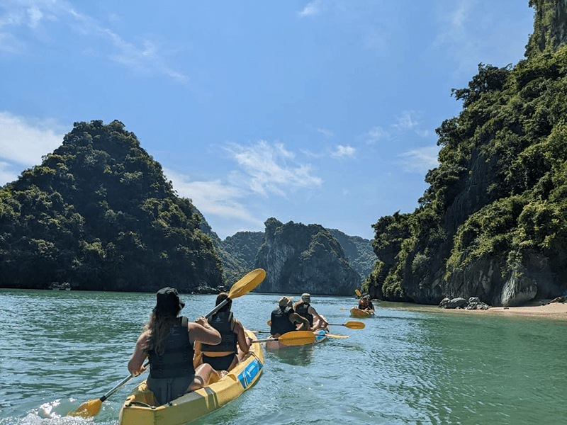 Kayak at Dark & Bright cave area